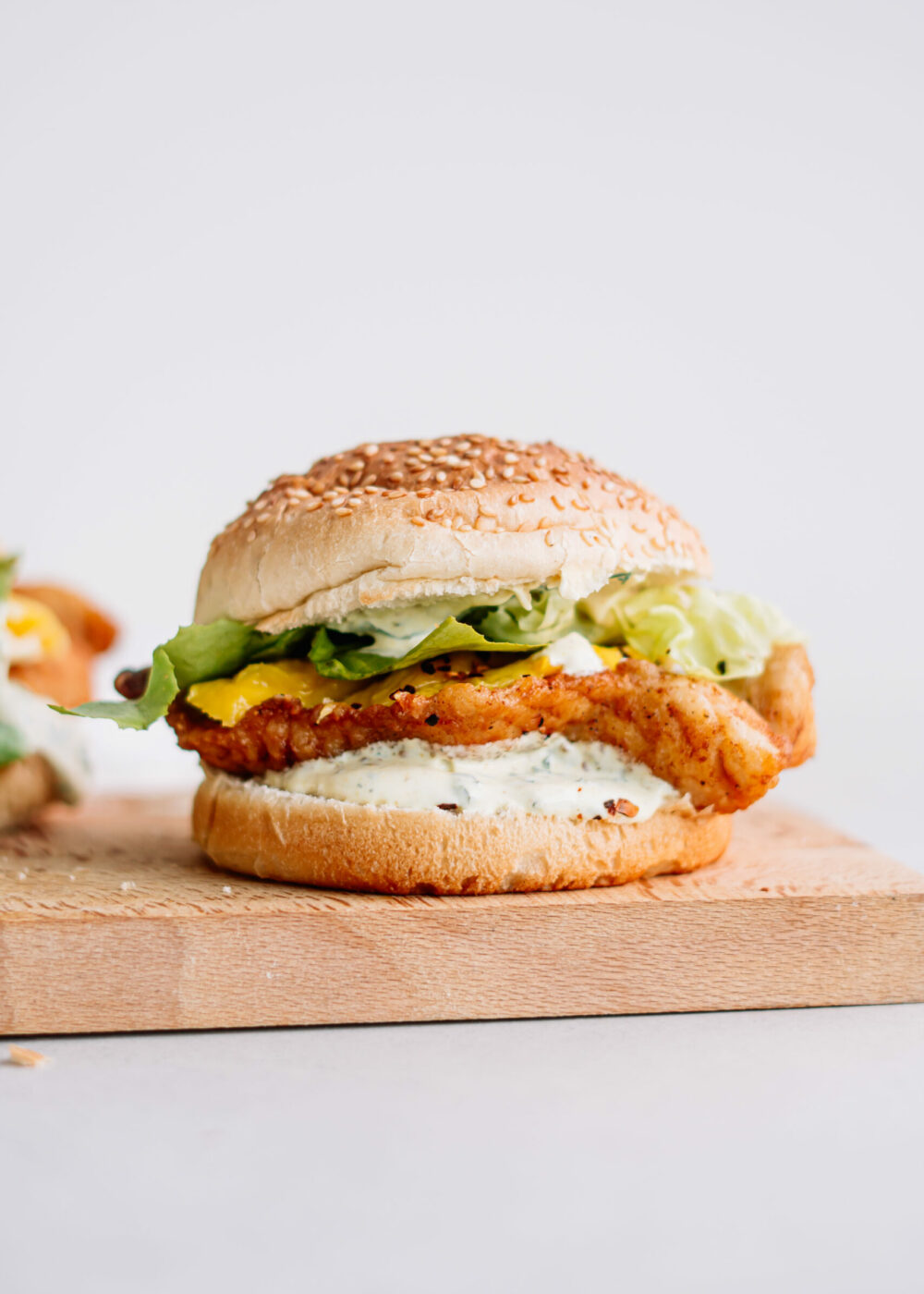 Verrassende visburger met curry en mango