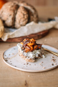 Lees meer over het artikel Herfstbrood met pompoen en Boursin