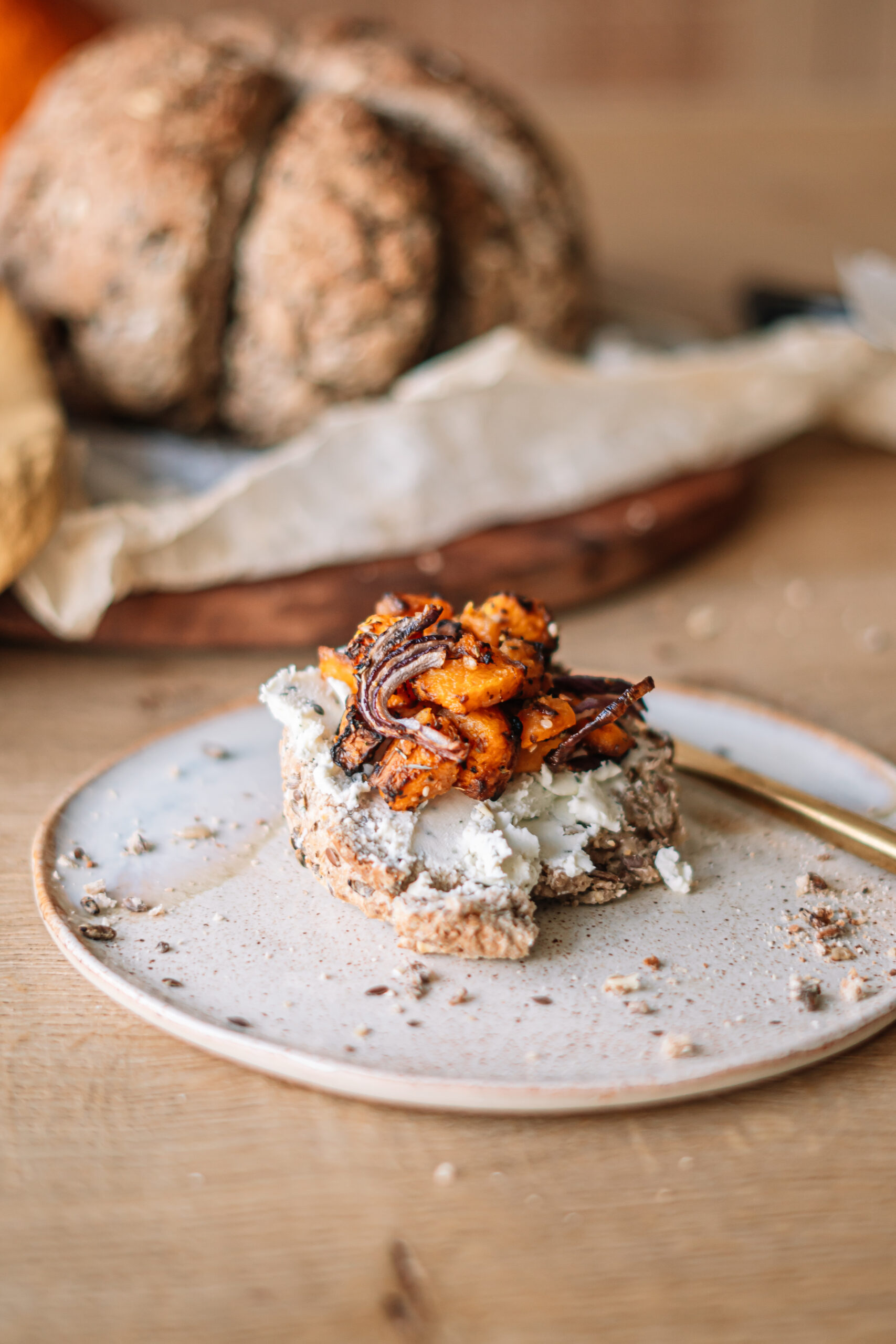 Je bekijkt nu Herfstbrood met pompoen en Boursin
